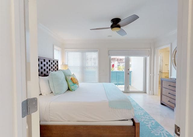Residence 21 at Marlin Bay — photo 6: 3 bedroom waterfront home, Marathon FL