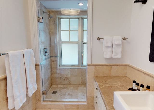 Residence 24 at Marlin Bay — photo 7: 3 bedroom waterfront home, Marathon FL