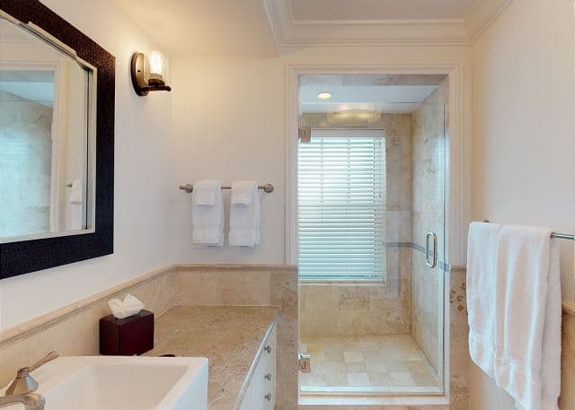 Residence 28 at Marlin Bay — photo 8: 3 bedroom waterfront home, Marathon FL